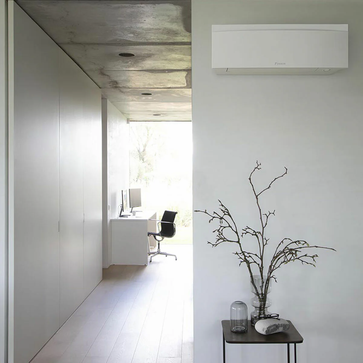 Daikin Emura 3 trial split air conditioner 7000+9000+9000 BTU inverter A++ wifi outdoor unit 4 kW White - Image 3
